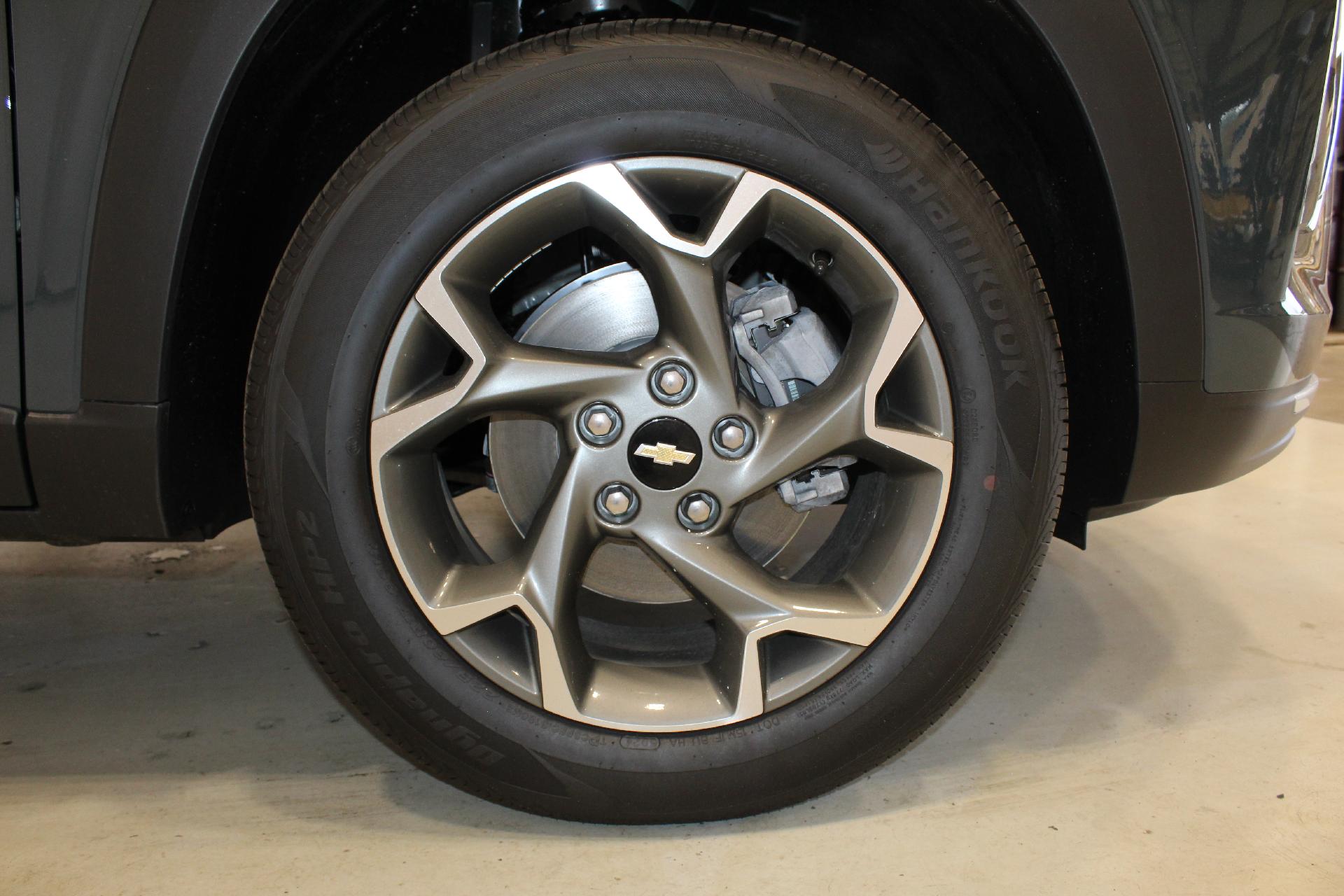 2025 Chevrolet Trax Vehicle Photo in NORTHAMPTON, MA 01060-1120