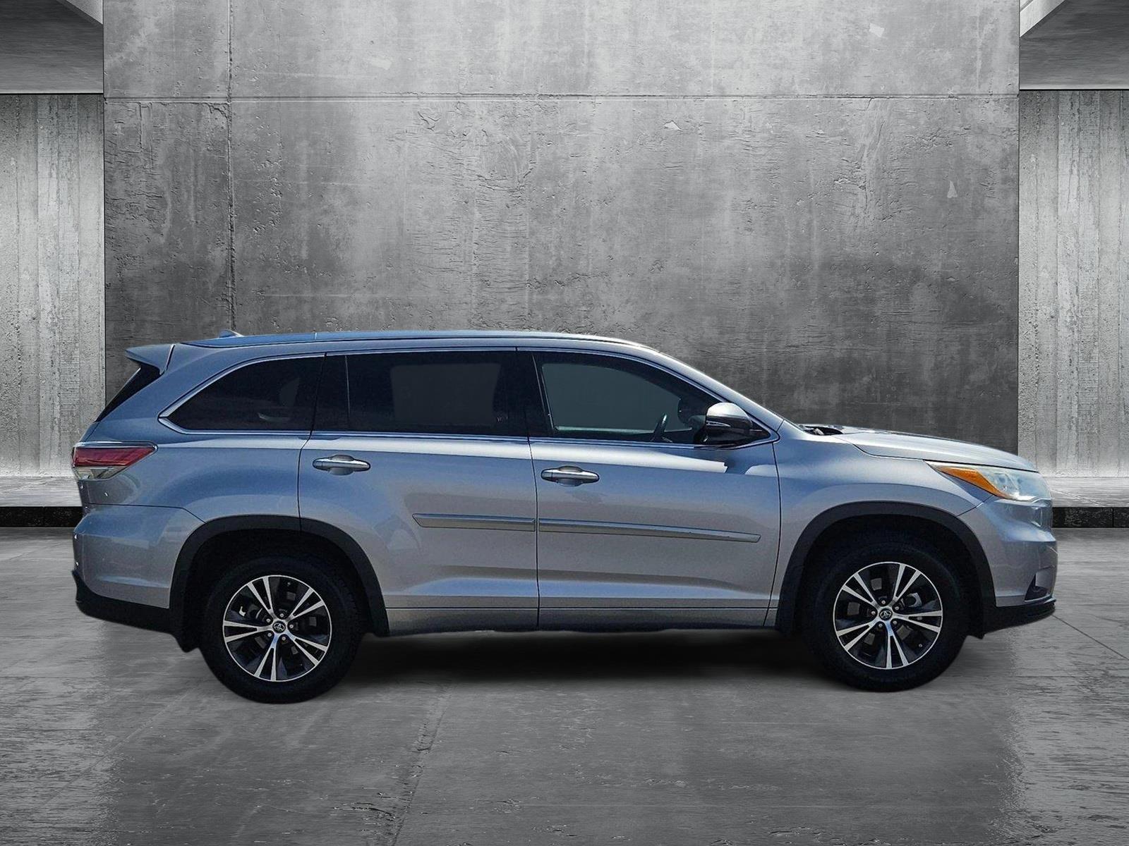 2016 Toyota Highlander Vehicle Photo in GILBERT, AZ 85297-0446