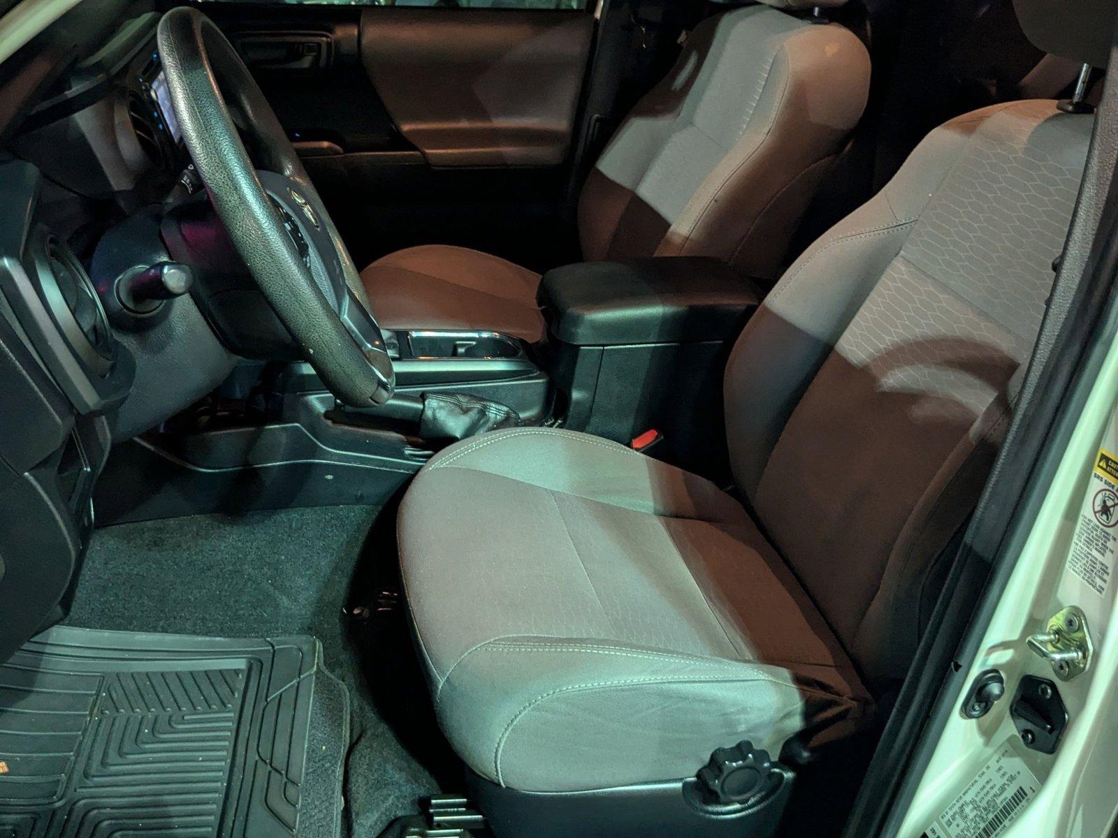 2017 Toyota Tacoma Vehicle Photo in Miami, FL 33135