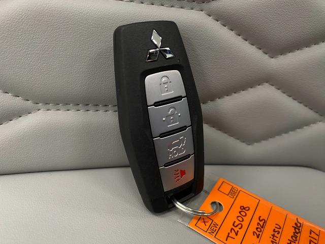 2025 Mitsubishi Outlander Vehicle Photo in Appleton, WI 54913