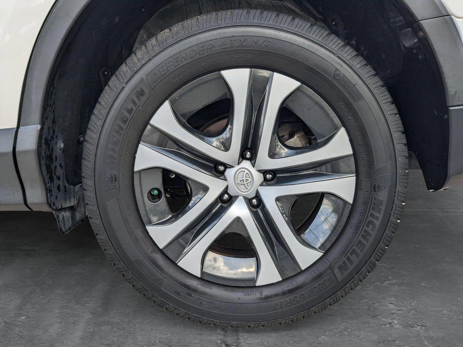 2018 Toyota RAV4 Vehicle Photo in Davie, FL 33331