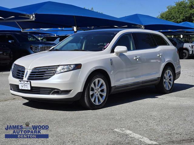 2017 Lincoln MKT Vehicle Photo in DENTON, TX 76210-9321