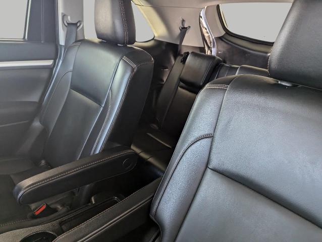 2019 Toyota Highlander Vehicle Photo in Oshkosh, WI 54901