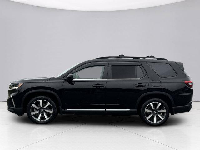 2023 Honda Pilot Vehicle Photo in LEOMINSTER, MA 01453-2952