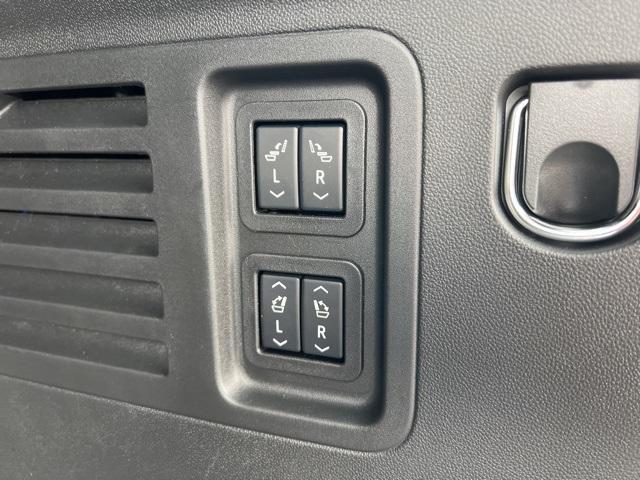 2025 Chevrolet Traverse Vehicle Photo in GREEN BAY, WI 54304-5303