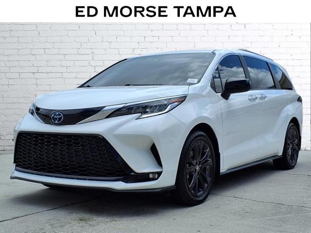 2024 Toyota Sienna Vehicle Photo in Tampa, FL 33612