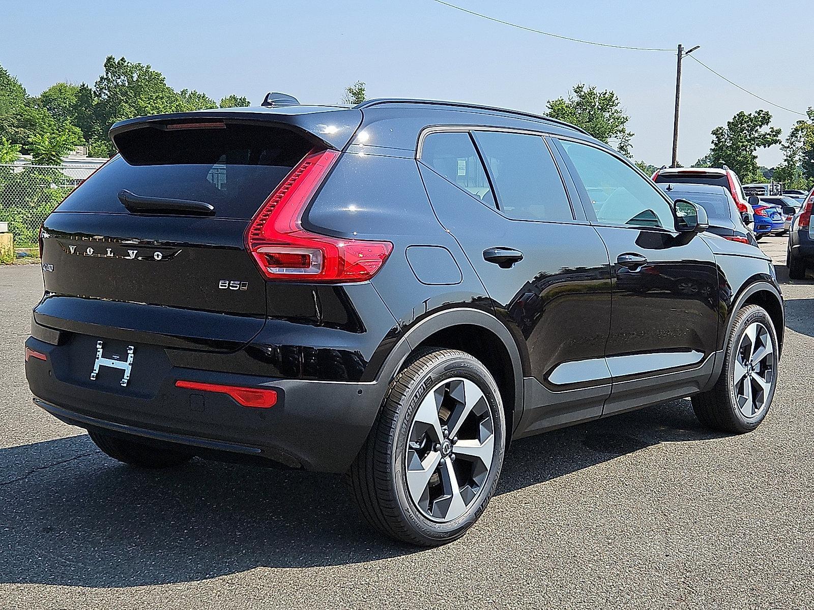 2026 Volvo XC40 Vehicle Photo in Trevose, PA 19053