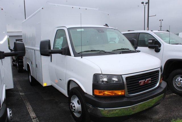 2024 GMC Savana Cutaway 3500 Vehicle Photo in SAINT CLAIRSVILLE, OH 43950-8512