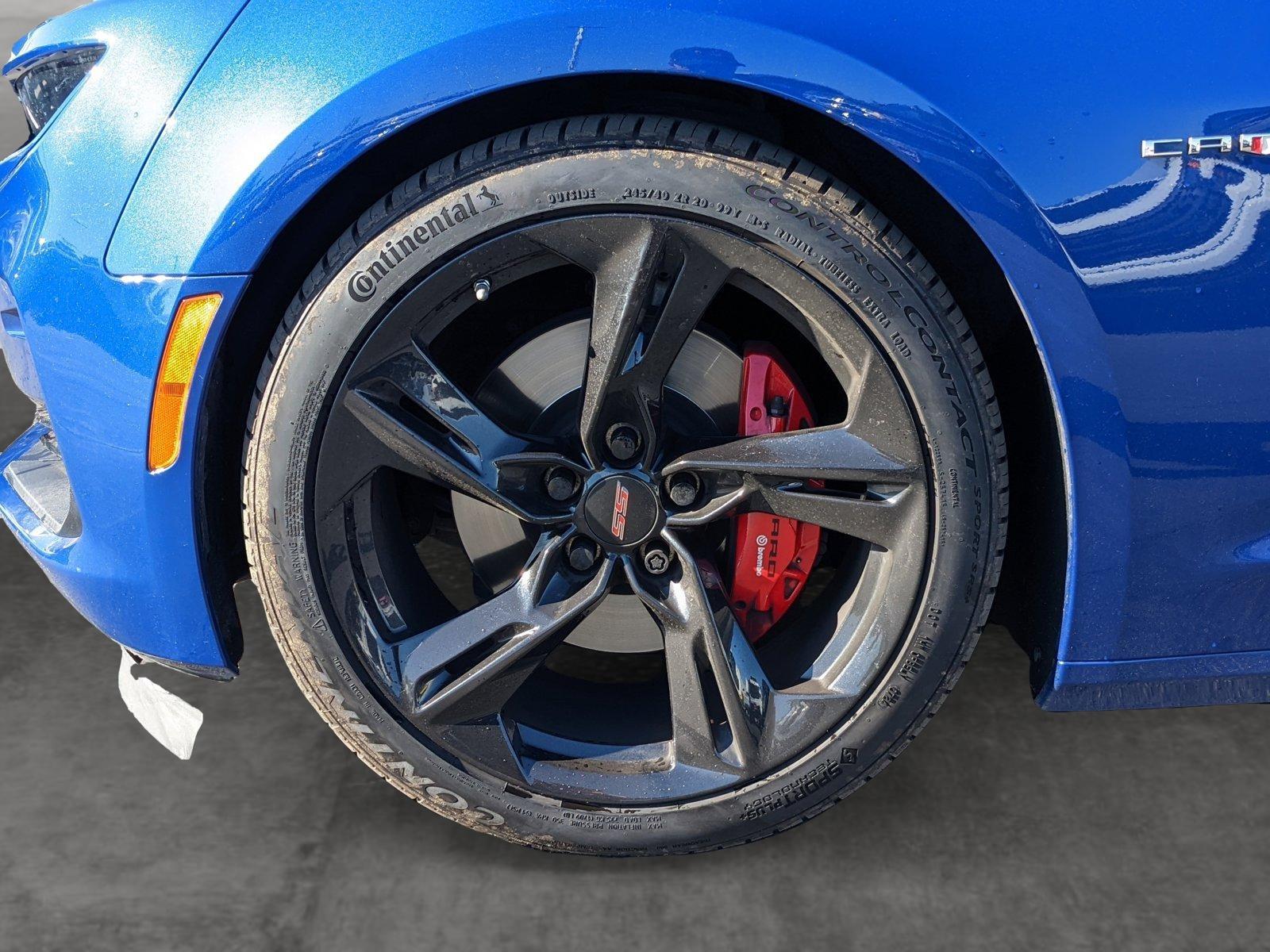 2021 Chevrolet Camaro Vehicle Photo in VALENCIA, CA 91355-1705