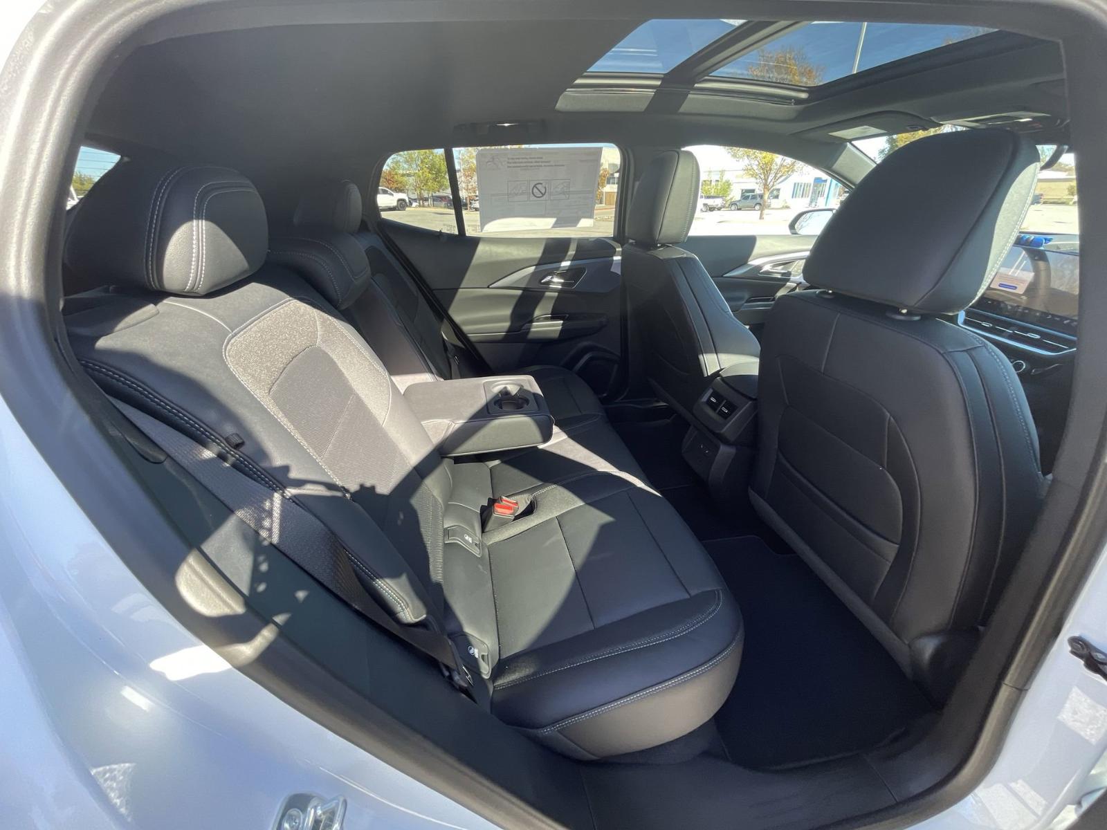 2025 Chevrolet Equinox EV Vehicle Photo in BENTONVILLE, AR 72712-4322