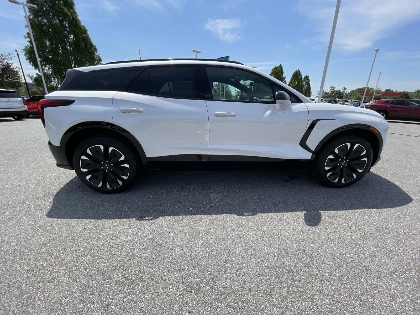 2024 Chevrolet Blazer EV Vehicle Photo in BENTONVILLE, AR 72712-4322