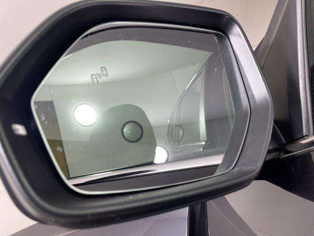 2024 Volkswagen Atlas Vehicle Photo in PHOENIX, AZ 85014-3381
