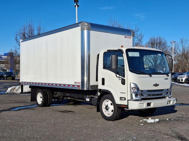 2024 Chevrolet Low Cab Forward 4500 Vehicle Photo in DANBURY, CT 06810-5034