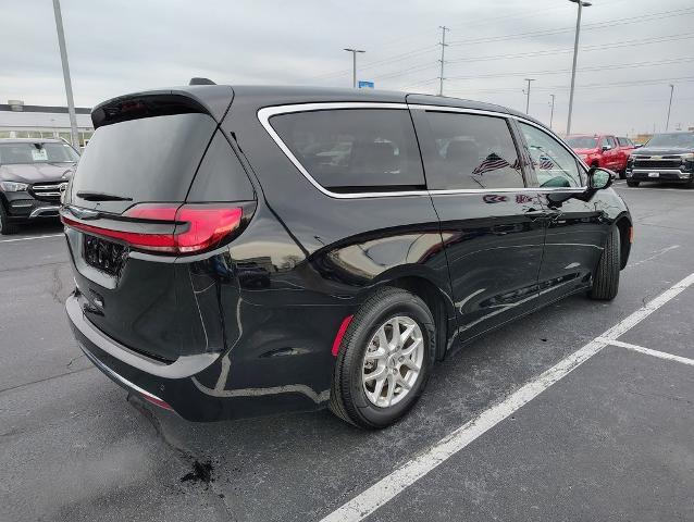 2024 Chrysler Pacifica Vehicle Photo in GREEN BAY, WI 54304-5303
