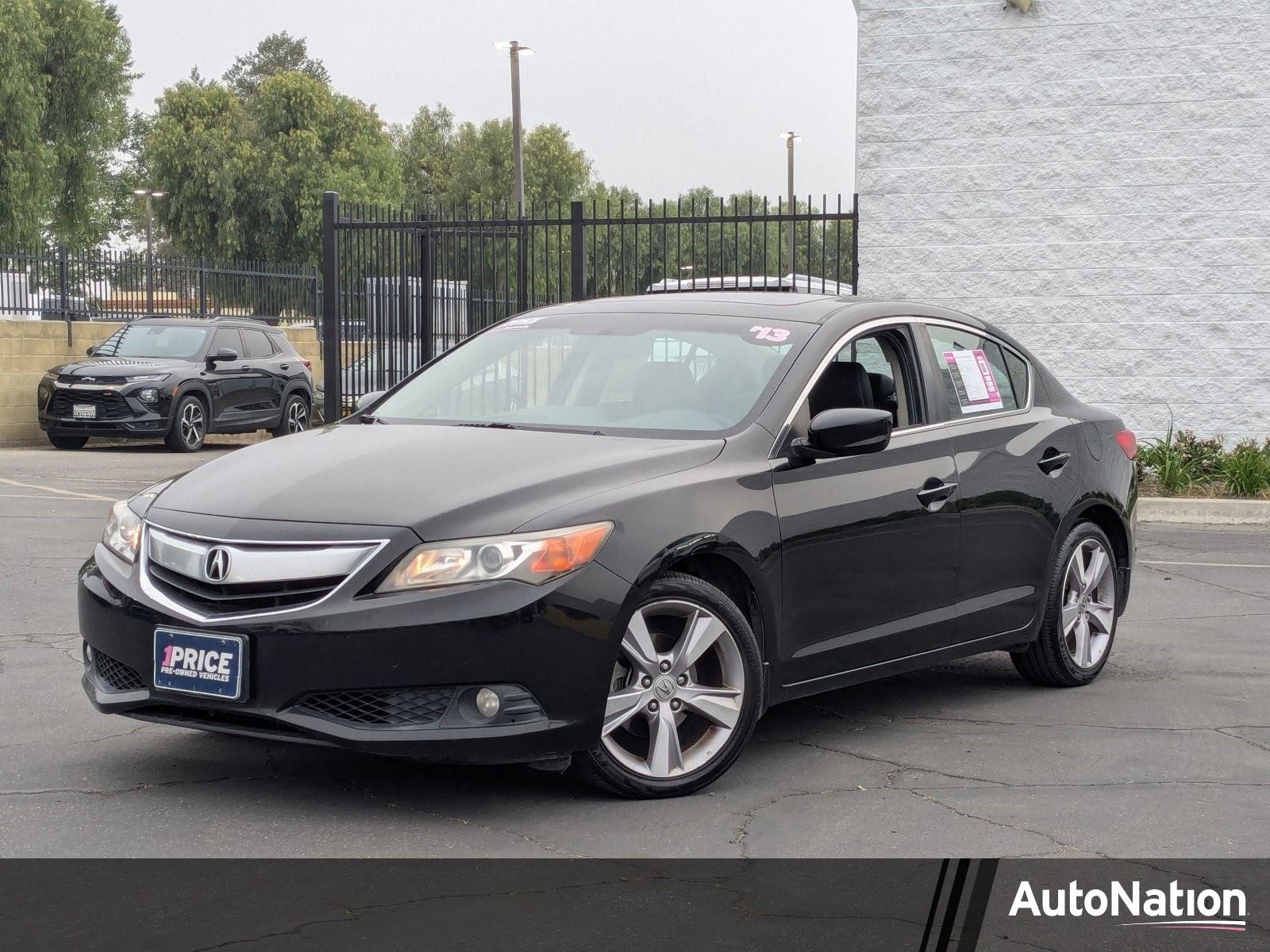 2013 Acura ILX Vehicle Photo in VALENCIA, CA 91355-1705
