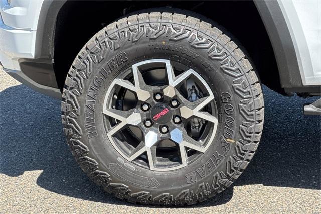 2025 GMC Canyon Vehicle Photo in ELK GROVE, CA 95757-8703