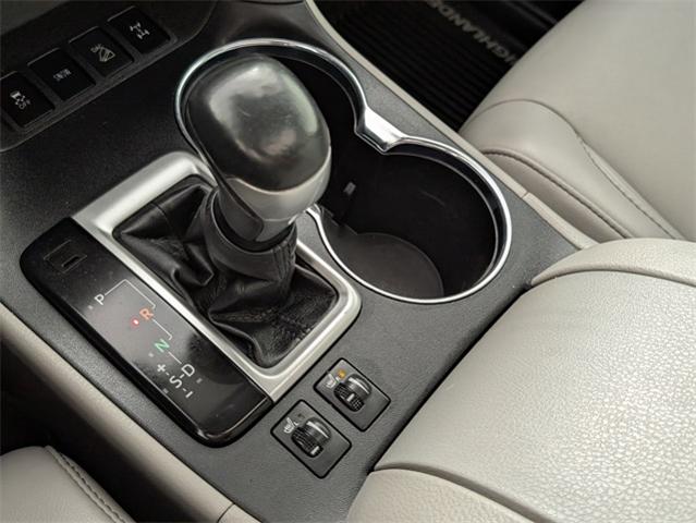 2019 Toyota Highlander Vehicle Photo in ENGLEWOOD, CO 80113-6708