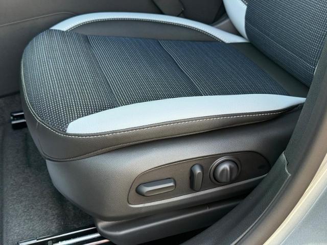 2025 Buick Envista Vehicle Photo in COLUMBIA, MO 65203-3903