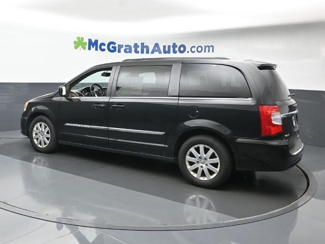 2016 Chrysler Town & Country Vehicle Photo in Cedar Rapids, IA 52402