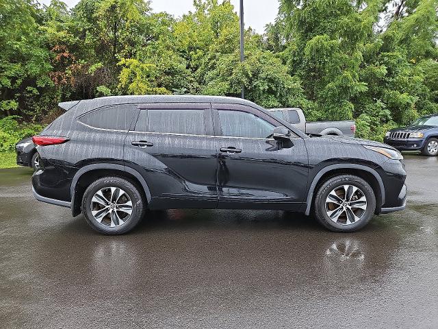 2021 Toyota Highlander Vehicle Photo in TREVOSE, PA 19053-4984