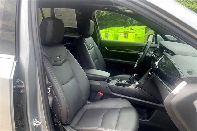 2025 Cadillac XT6 Vehicle Photo in KANSAS CITY, MO 64114-4545