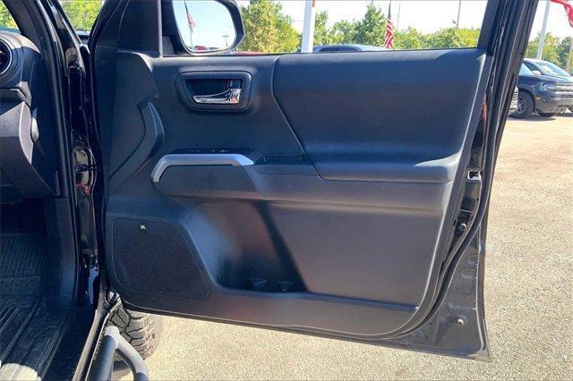 2023 Toyota Tacoma 4WD Vehicle Photo in KANSAS CITY, MO 64114-4502