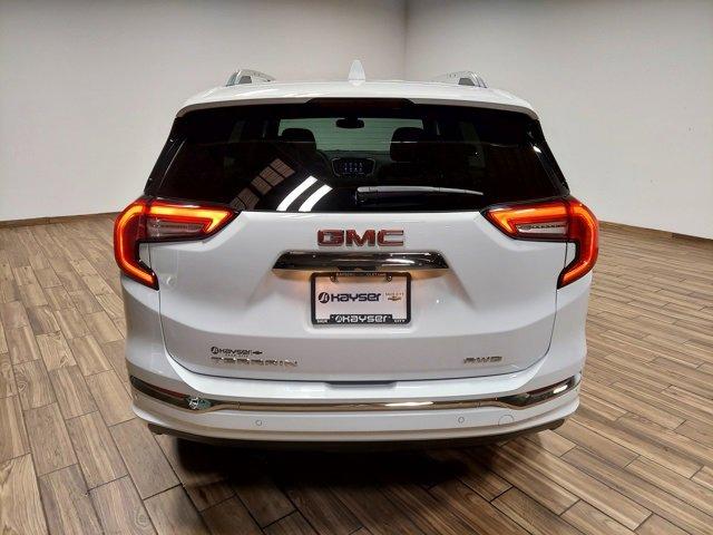 2024 GMC Terrain Vehicle Photo in SAUK CITY, WI 53583-1301