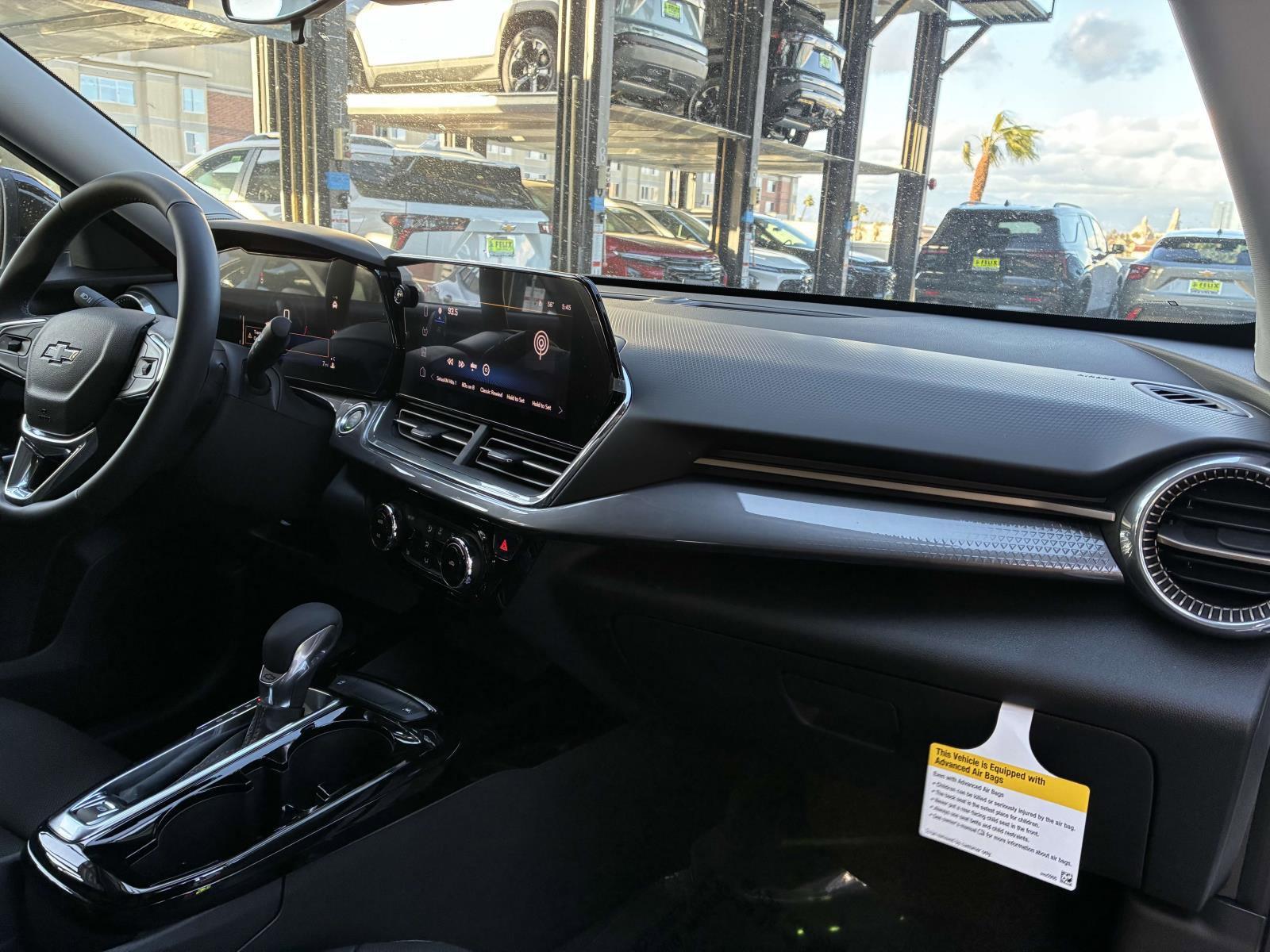 2025 Chevrolet Trax Vehicle Photo in LOS ANGELES, CA 90007-3794