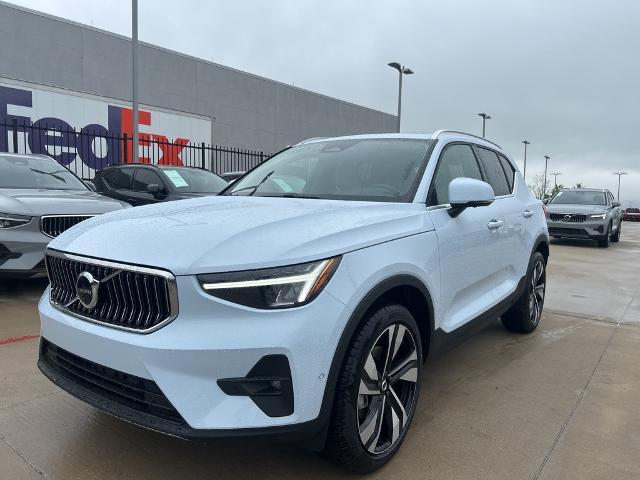 2025 Volvo XC40 Vehicle Photo in Grapevine, TX 76051