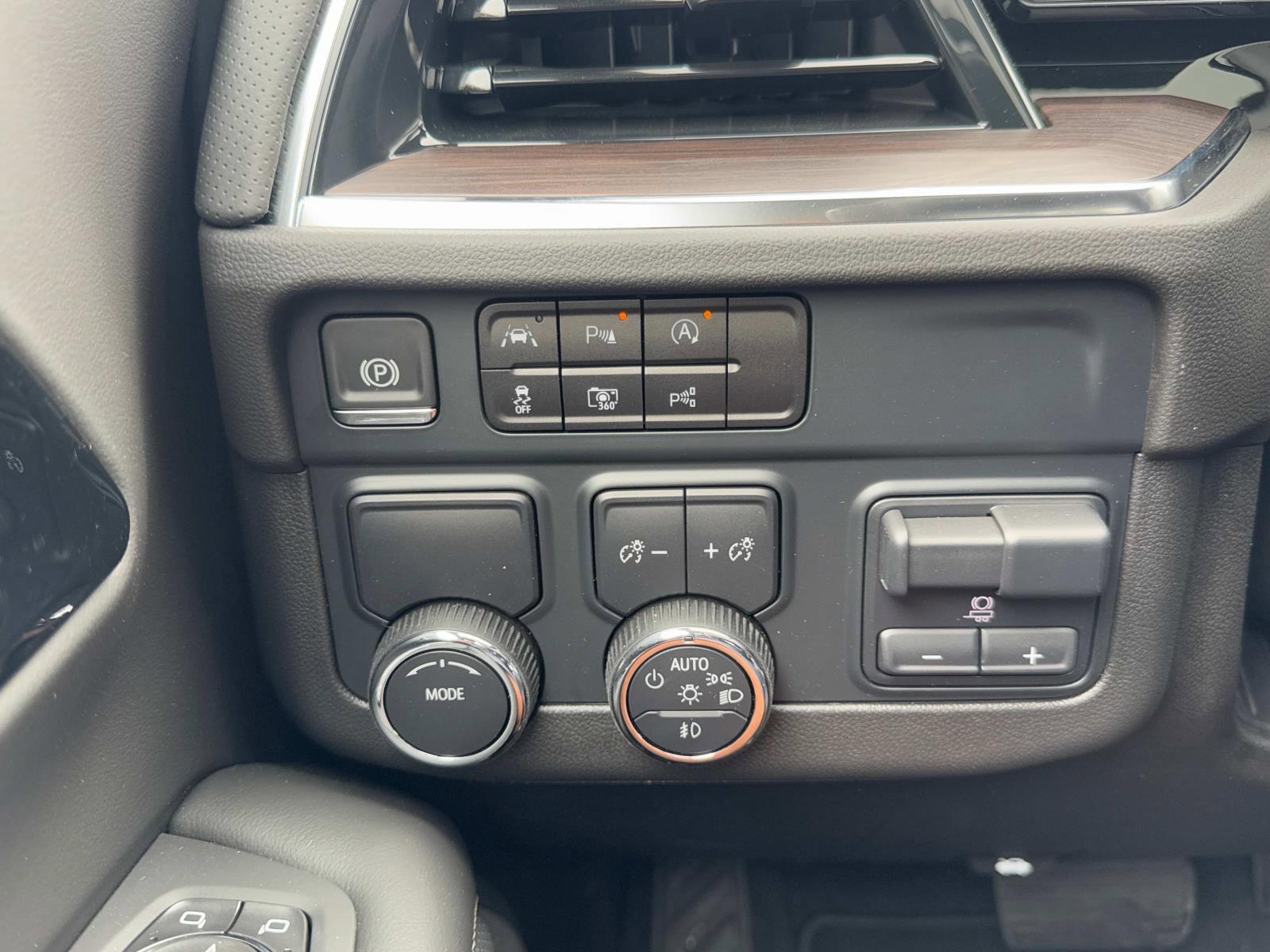 2025 Chevrolet Tahoe Vehicle Photo in LOS ANGELES, CA 90007-3794