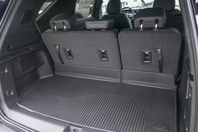 2025 Chevrolet Traverse Vehicle Photo in VENTURA, CA 93003-8585
