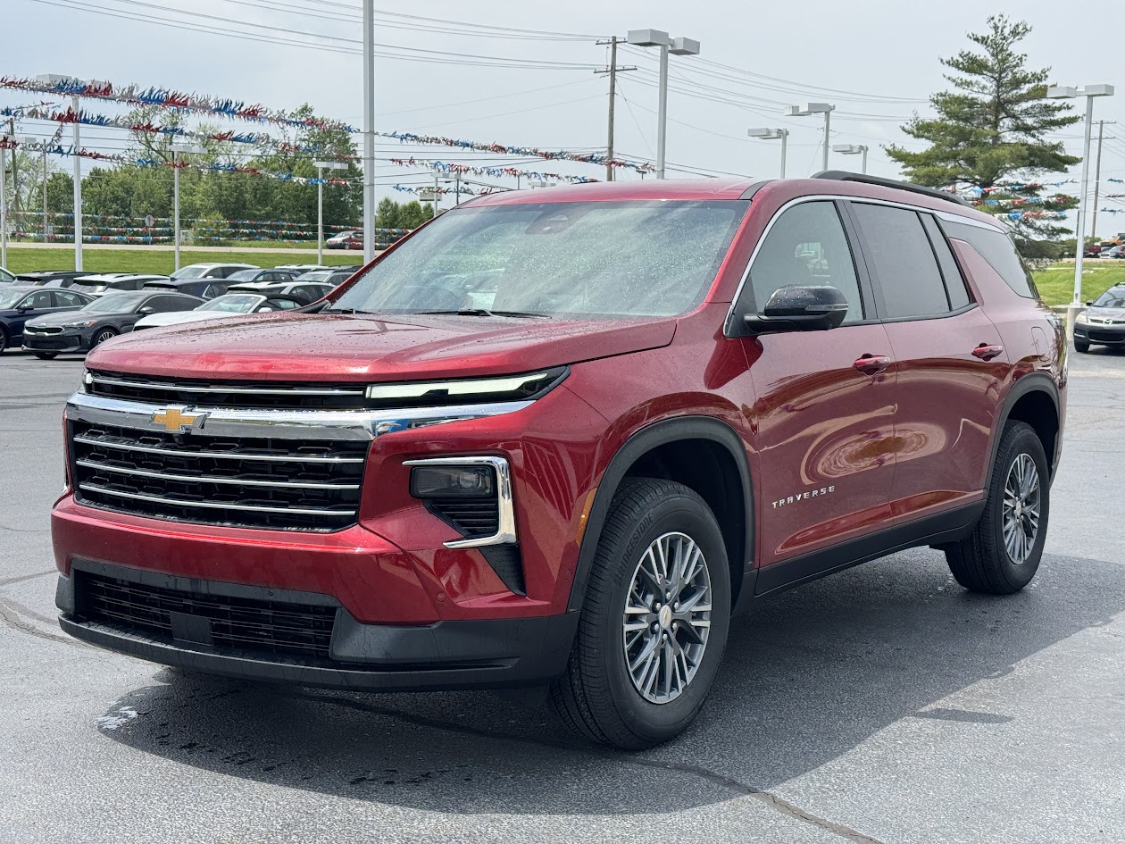 2025 Chevrolet Traverse Vehicle Photo in BOONVILLE, IN 47601-9633
