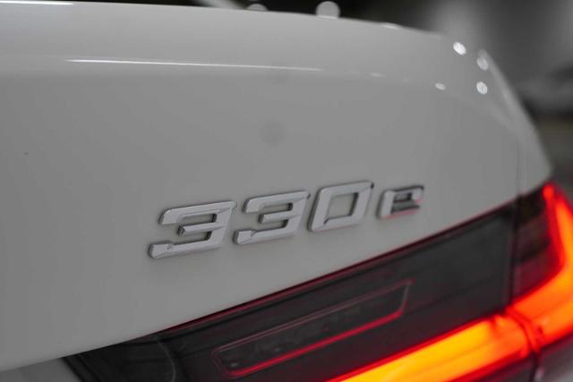 2022 BMW 330e xDrive Vehicle Photo in GRAPEVINE, TX 76051