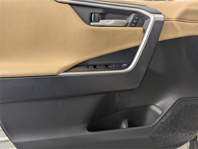 2021 Toyota RAV4 Vehicle Photo in ENGLEWOOD, CO 80113-6708