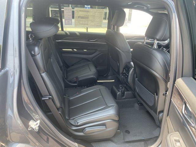 2025 Jeep Grand Cherokee L Vehicle Photo in Doylsetown, PA 18901