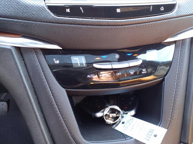 2021 Cadillac XT5 Vehicle Photo in SMITHTOWN, NY 11787-5023