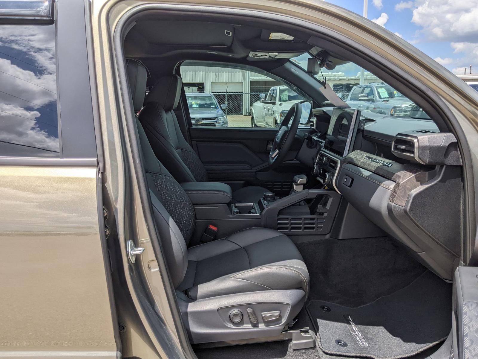 2024 Toyota Tacoma 4WD Vehicle Photo in Seguin, TX 78155
