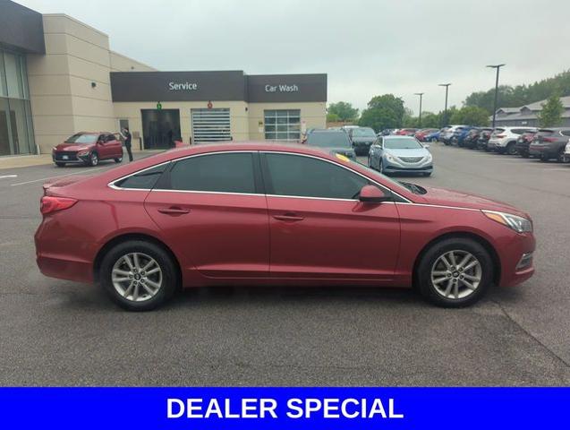 2015 Hyundai SONATA Vehicle Photo in Merrillville, IN 46410