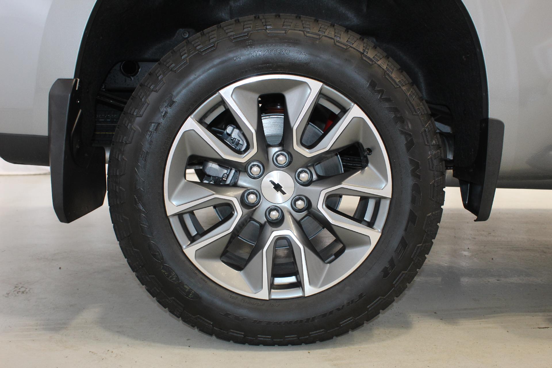 2025 Chevrolet Silverado 1500 Vehicle Photo in NORTHAMPTON, MA 01060-1120