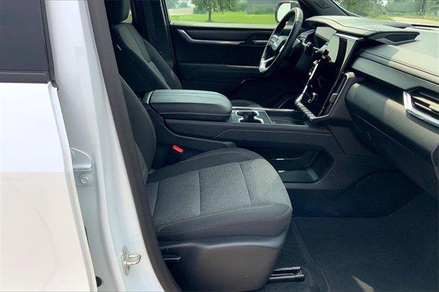 2025 GMC Acadia Vehicle Photo in TOPEKA, KS 66609-0000