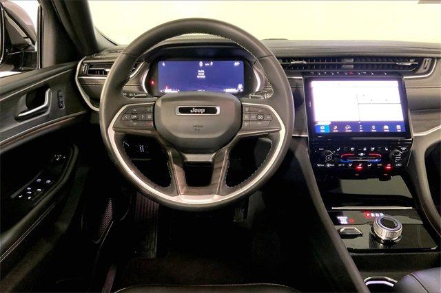 2024 Jeep Grand Cherokee L Vehicle Photo in KANSAS CITY, MO 64114-4502