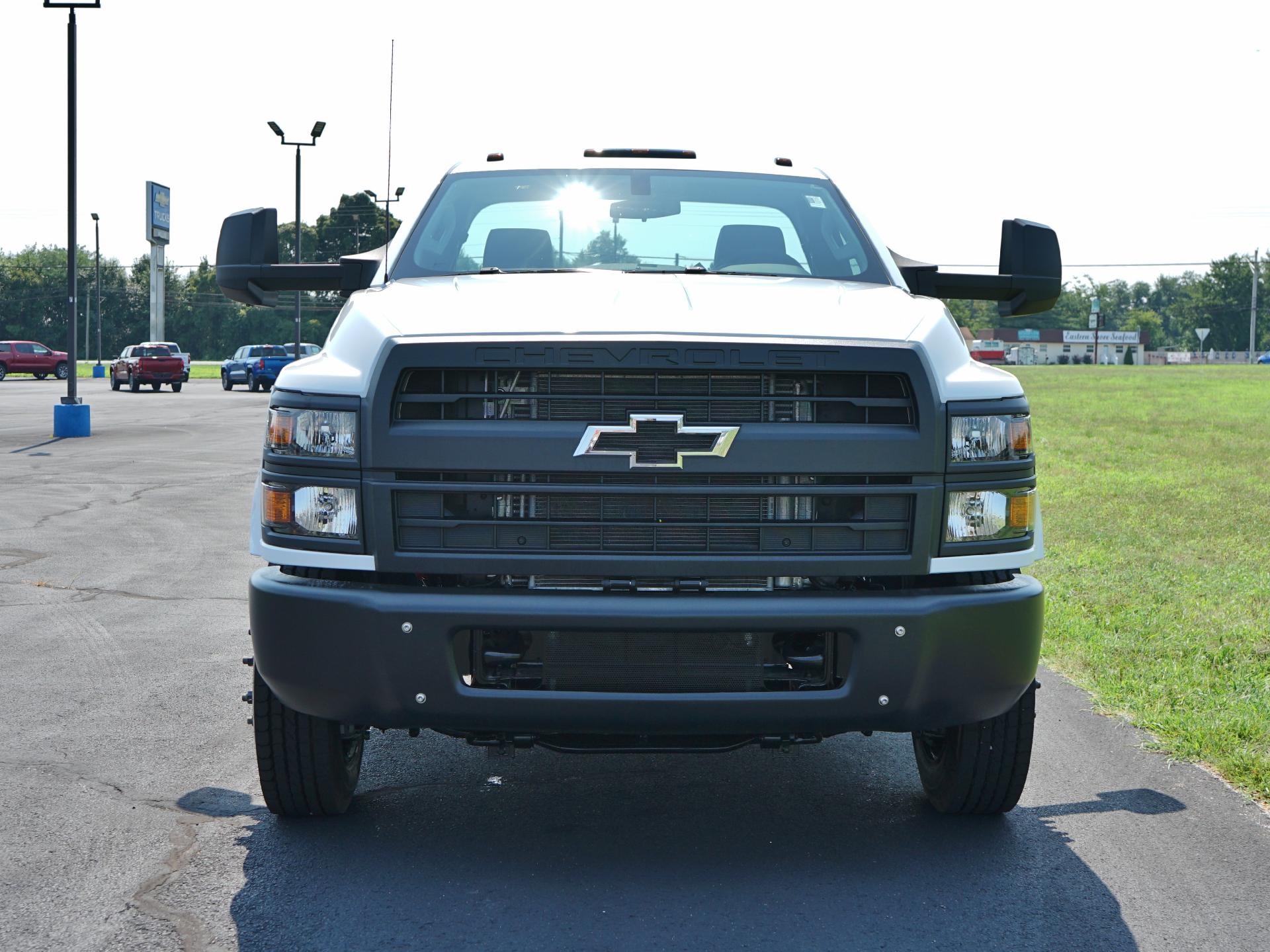 2024 Chevrolet Silverado 5500 HD Vehicle Photo in SMYRNA, DE 19977-2874