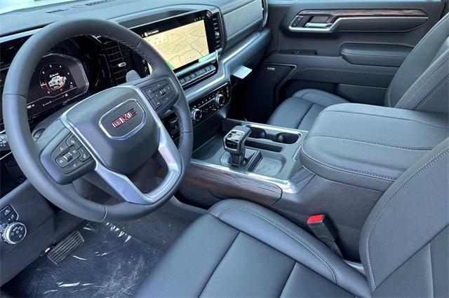 2025 GMC Sierra 1500 Vehicle Photo in ELK GROVE, CA 95757-8703