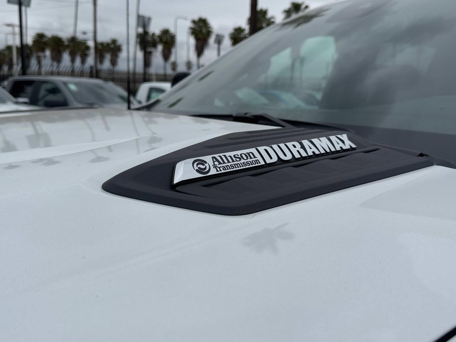 2025 Chevrolet Silverado 2500 HD Vehicle Photo in LOS ANGELES, CA 90007-3794