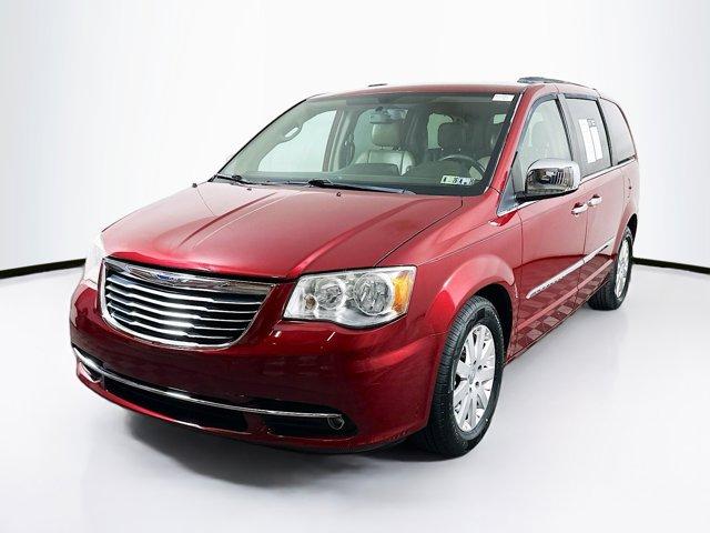 2012 Chrysler Town & Country Vehicle Photo in Doylsetown, PA 18901