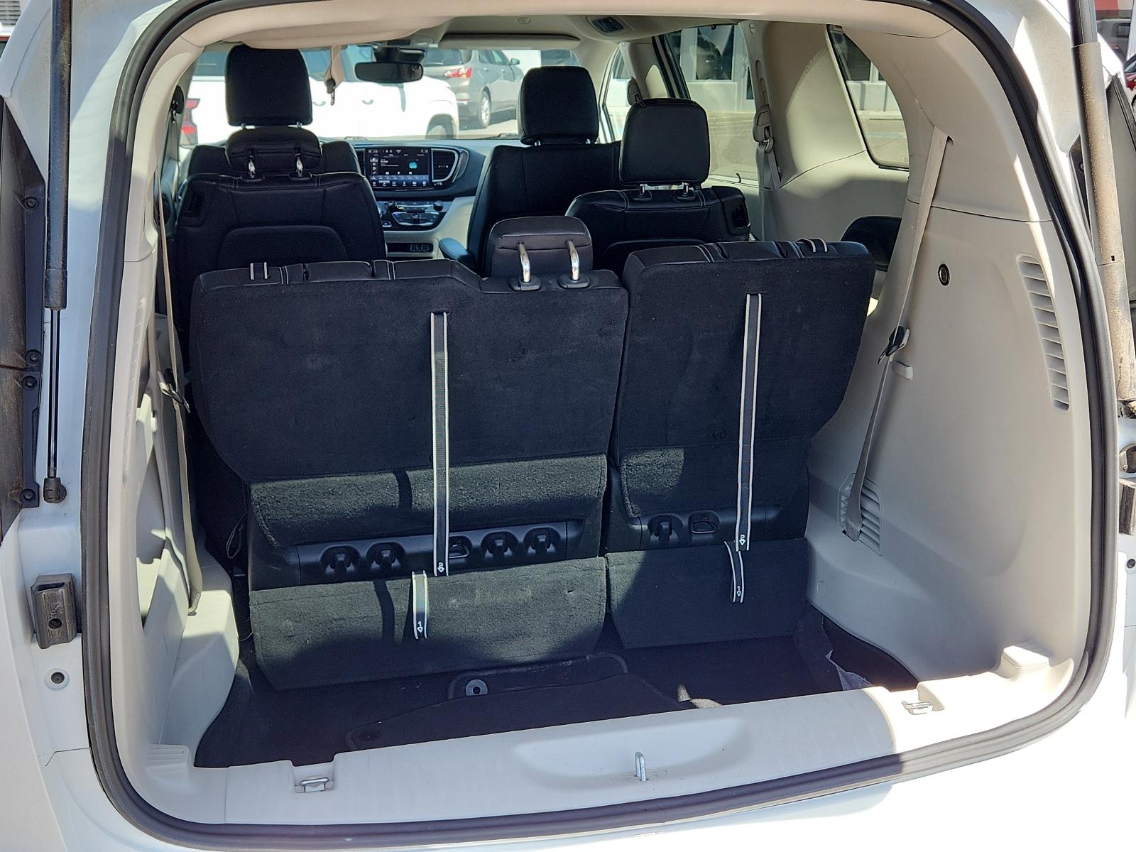 2022 Chrysler Pacifica Vehicle Photo in Albuquerque, NM 87110