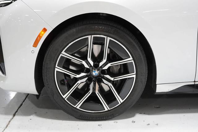 2024 BMW 740i xDrive Vehicle Photo in GRAPEVINE, TX 76051