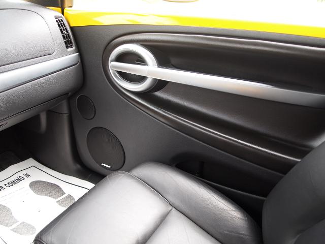 2004 Chevrolet SSR Vehicle Photo in MADISON, IN 47250-1611