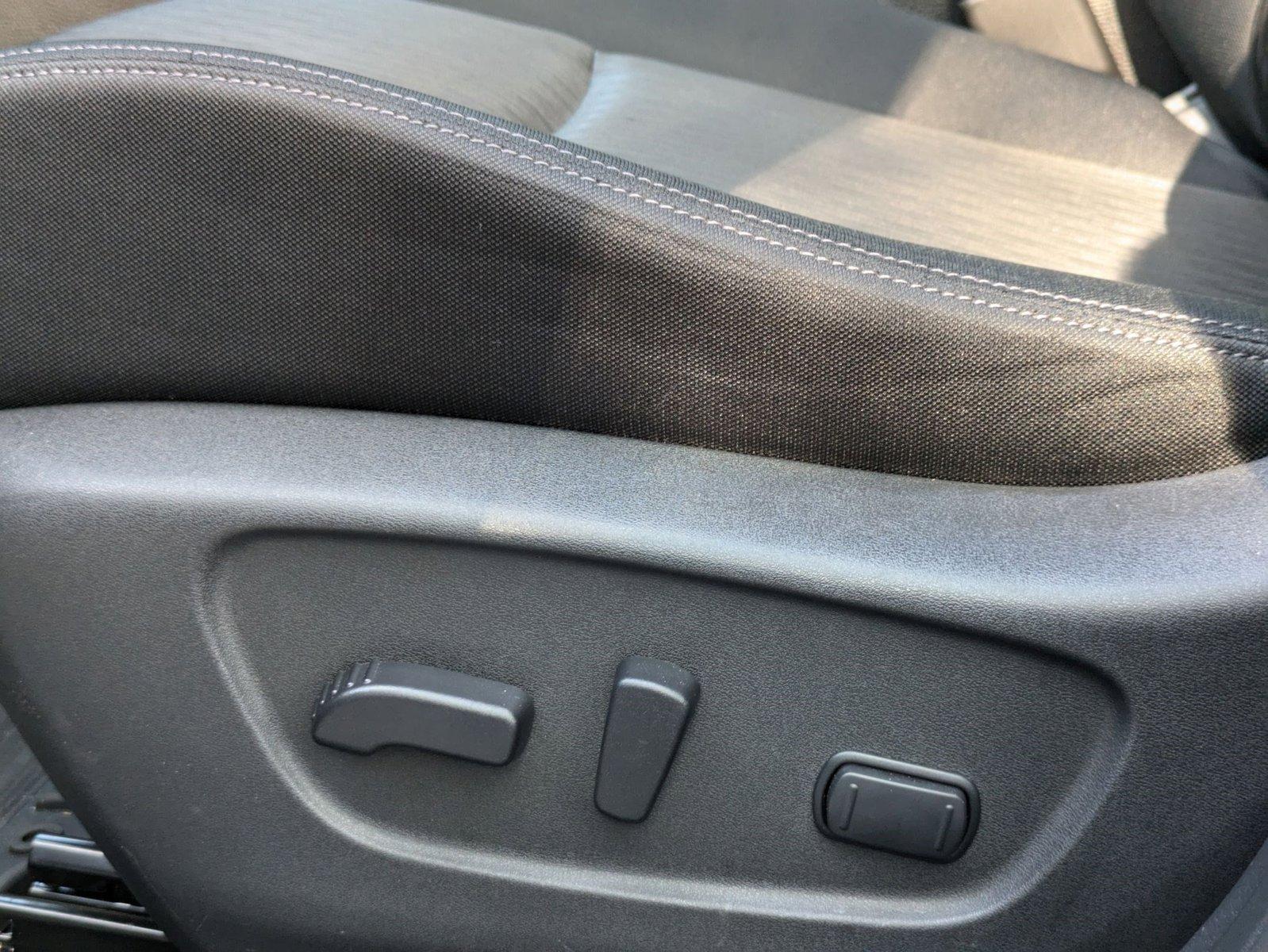 2018 Nissan Rogue Vehicle Photo in Tampa, FL 33614