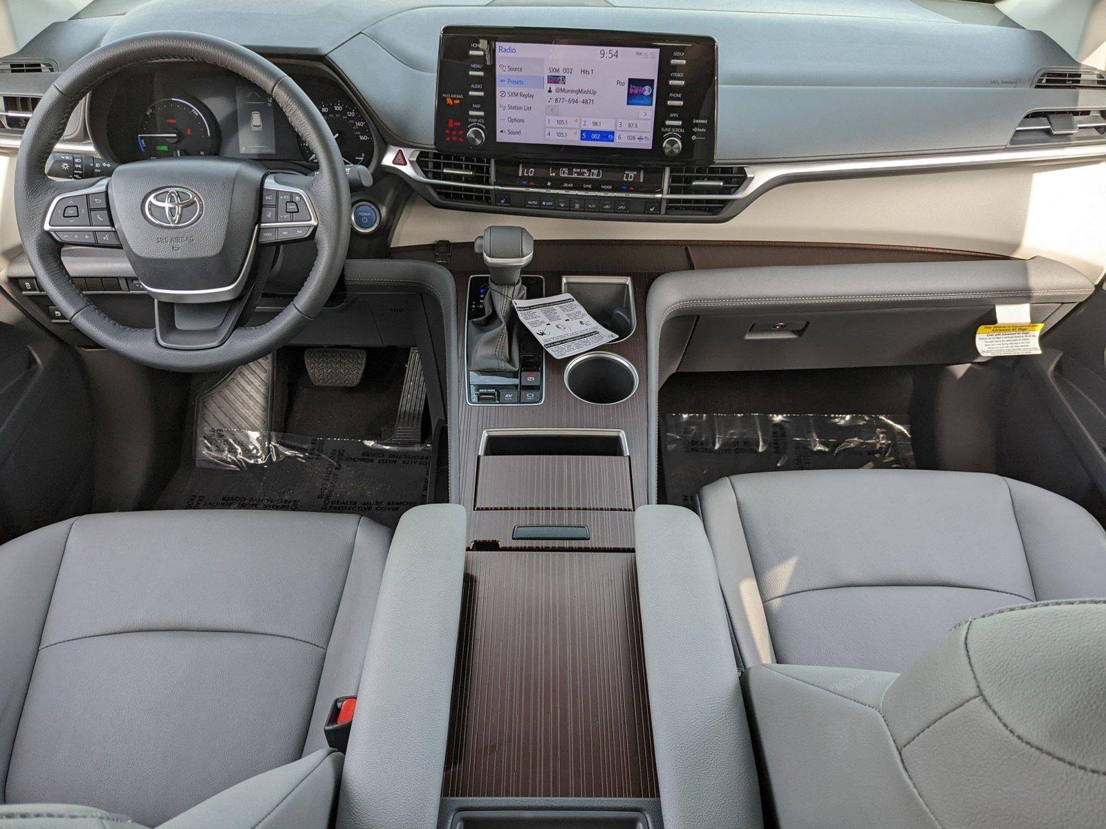 2024 Toyota Sienna Vehicle Photo in ORLANDO, FL 32808-7998